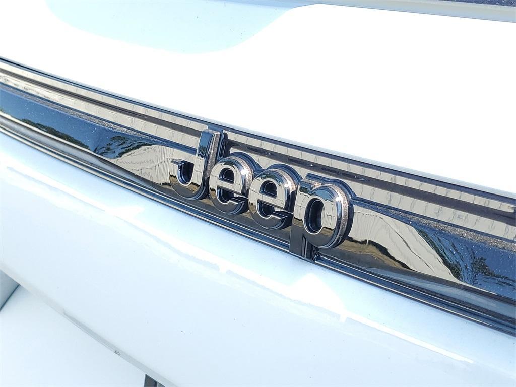 new 2025 Jeep Grand Cherokee car, priced at $41,353