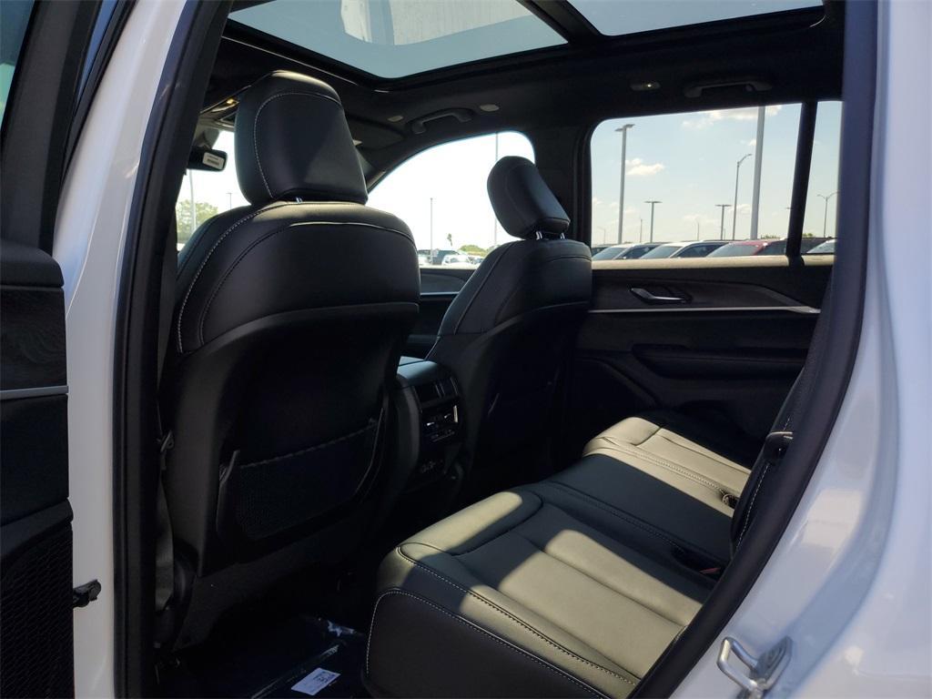 new 2025 Jeep Grand Cherokee car, priced at $41,353