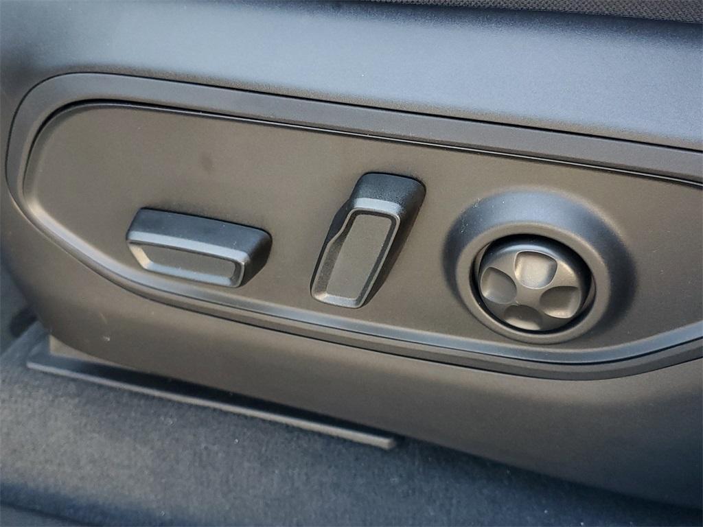 new 2025 Jeep Grand Cherokee car, priced at $41,353