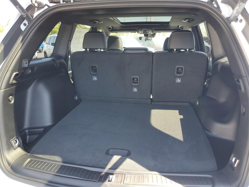 new 2025 Jeep Grand Cherokee car, priced at $41,353