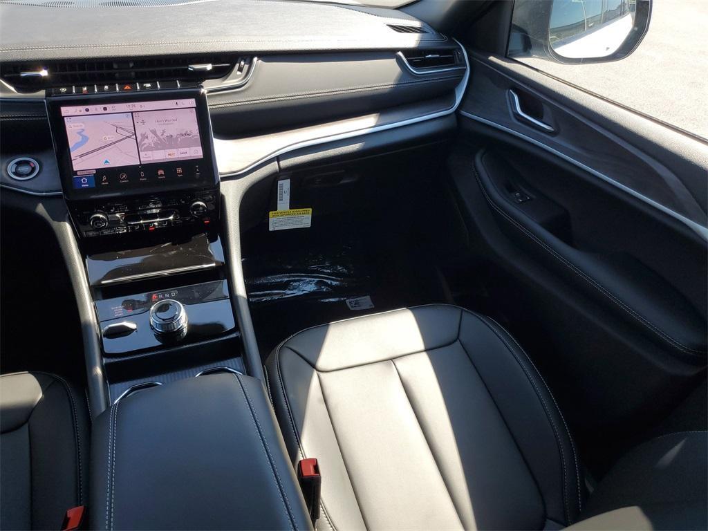 new 2025 Jeep Grand Cherokee car, priced at $41,353
