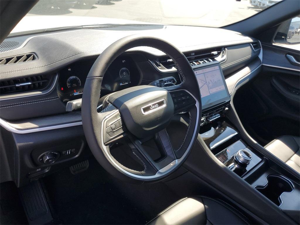 new 2025 Jeep Grand Cherokee car, priced at $41,353