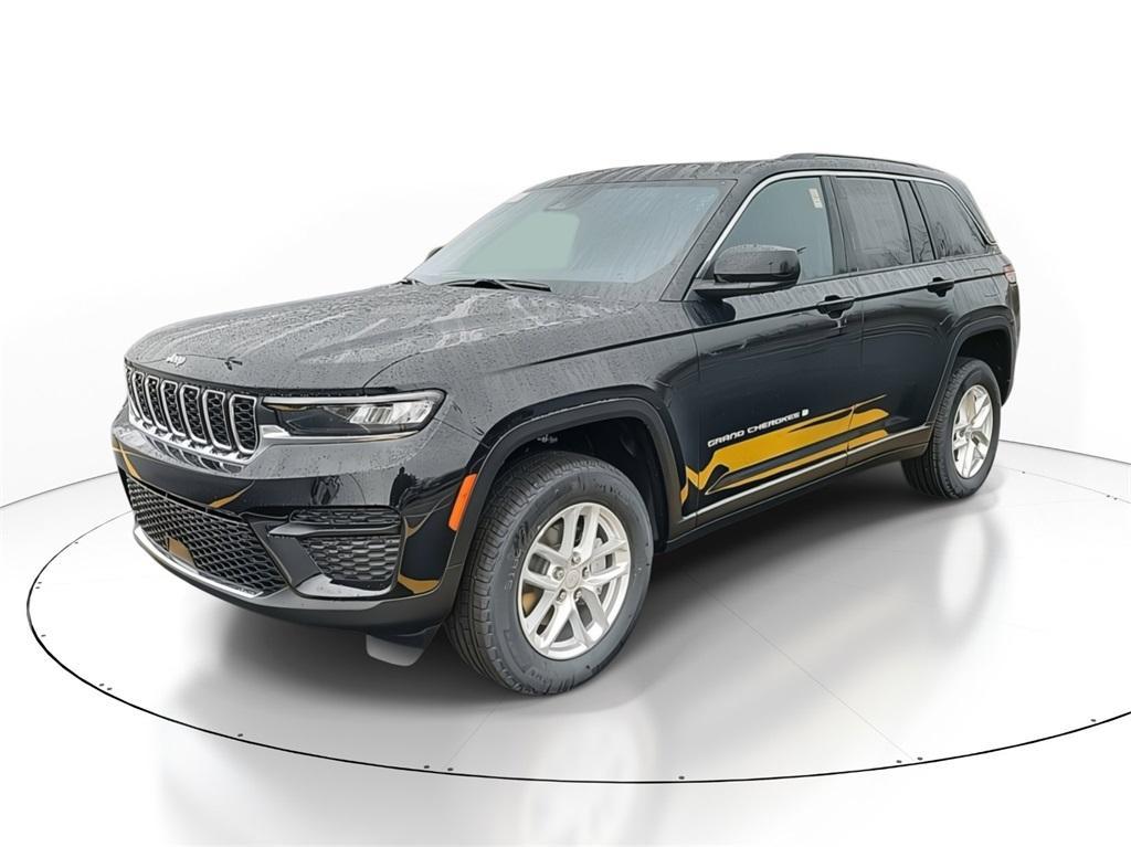 new 2025 Jeep Grand Cherokee car, priced at $38,970