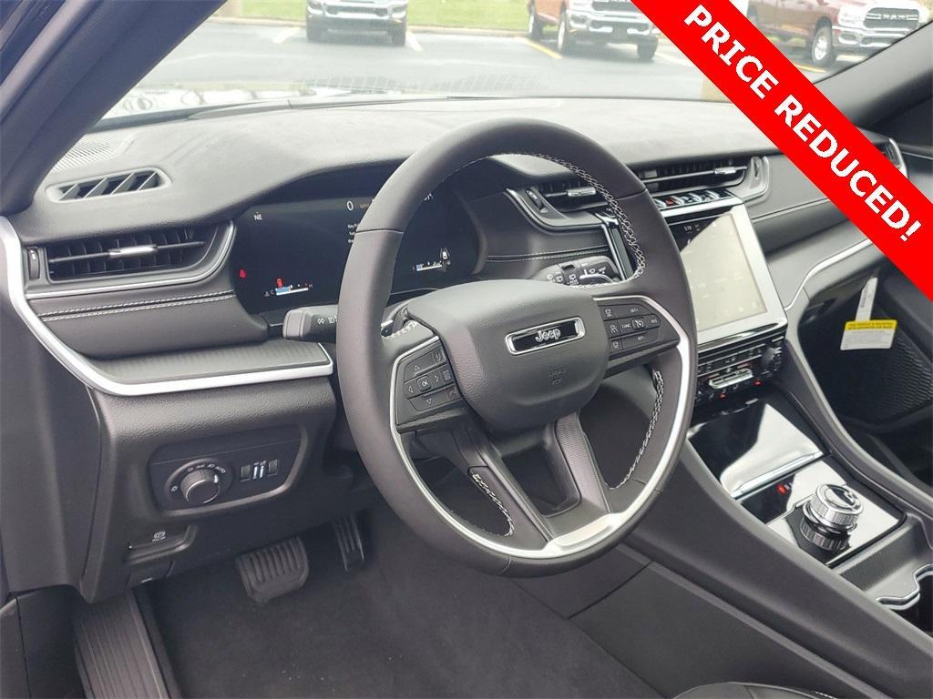 new 2025 Jeep Grand Cherokee L car, priced at $42,262