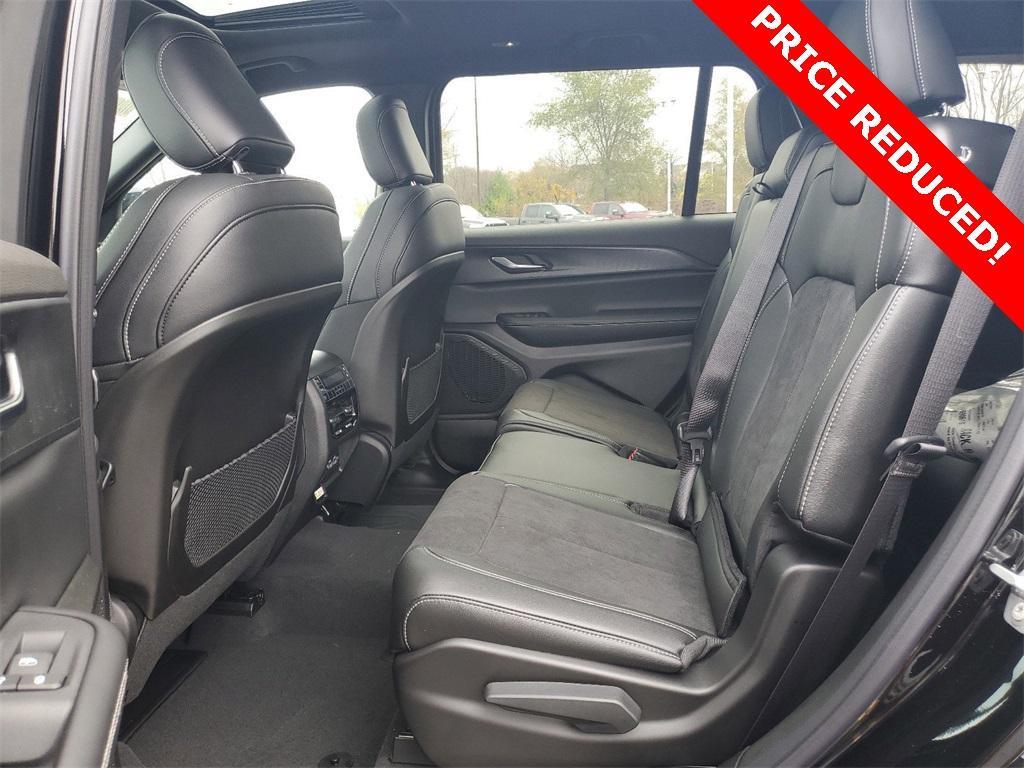 new 2025 Jeep Grand Cherokee L car, priced at $42,262