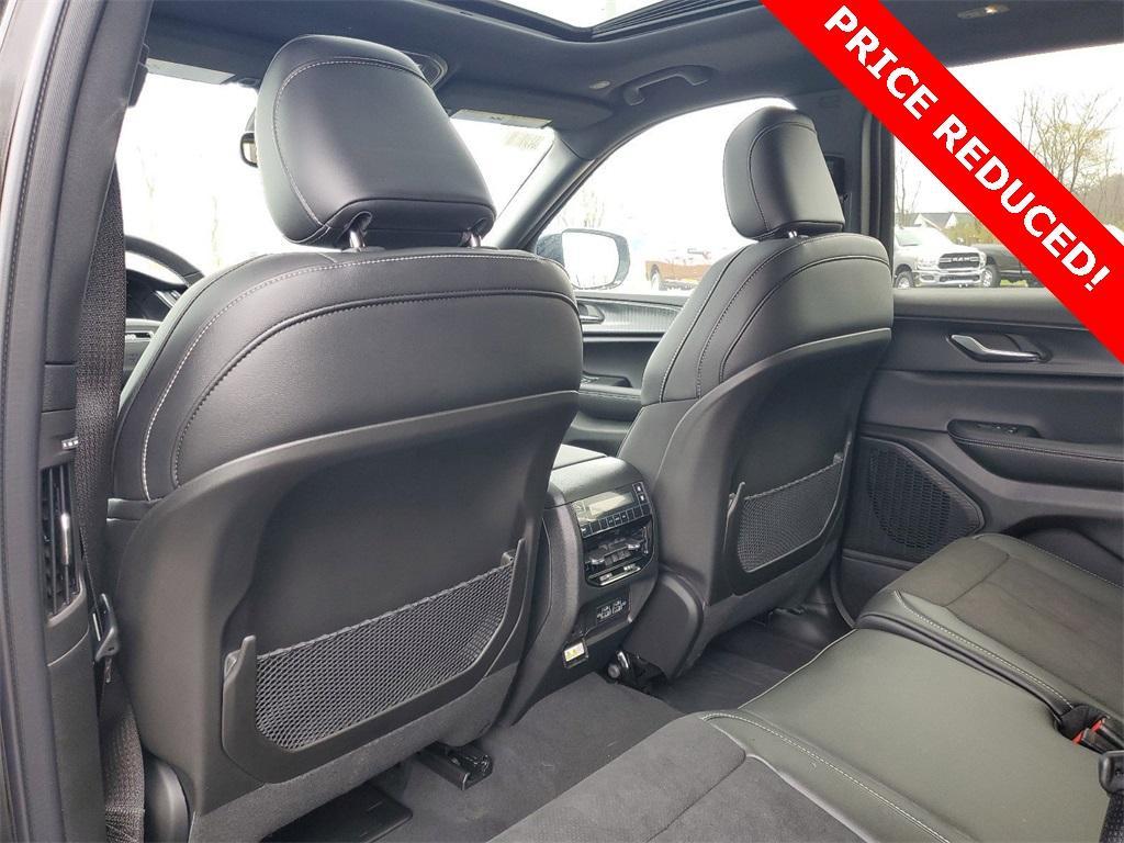 new 2025 Jeep Grand Cherokee L car, priced at $42,262