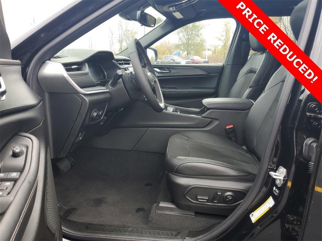 new 2025 Jeep Grand Cherokee L car, priced at $42,262