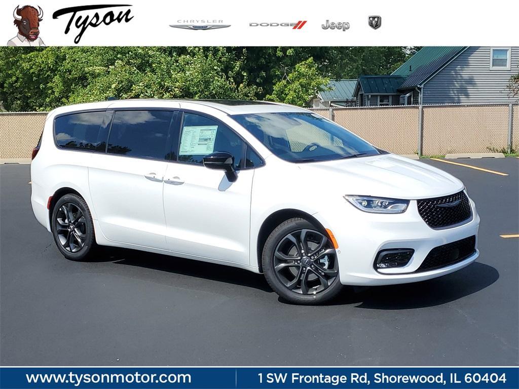 new 2026 Chrysler Pacifica car, priced at $45,556