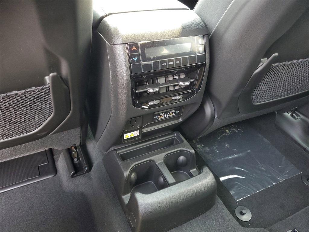 new 2025 Jeep Grand Cherokee L car, priced at $40,543