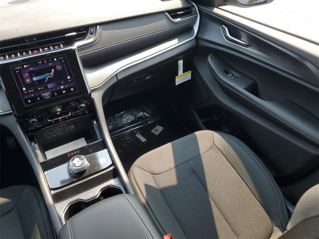 new 2025 Jeep Grand Cherokee L car, priced at $40,543