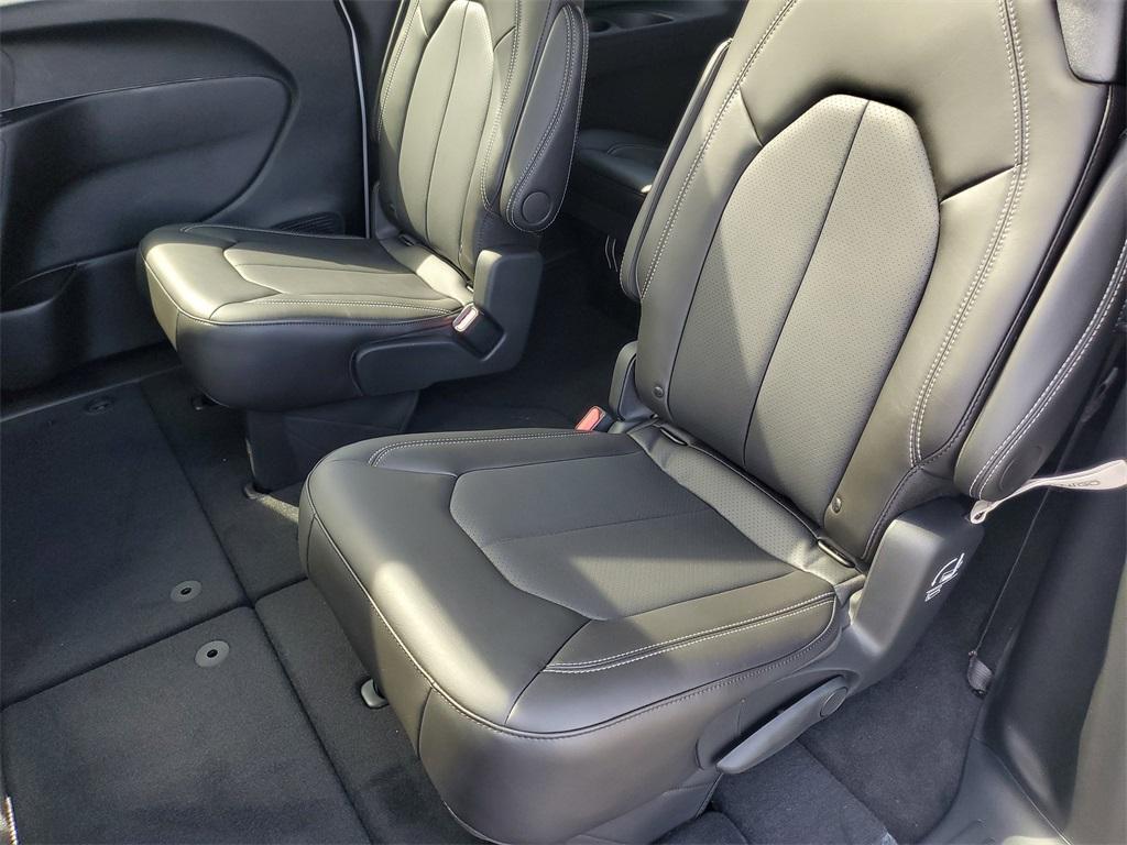 new 2026 Chrysler Pacifica car, priced at $45,280