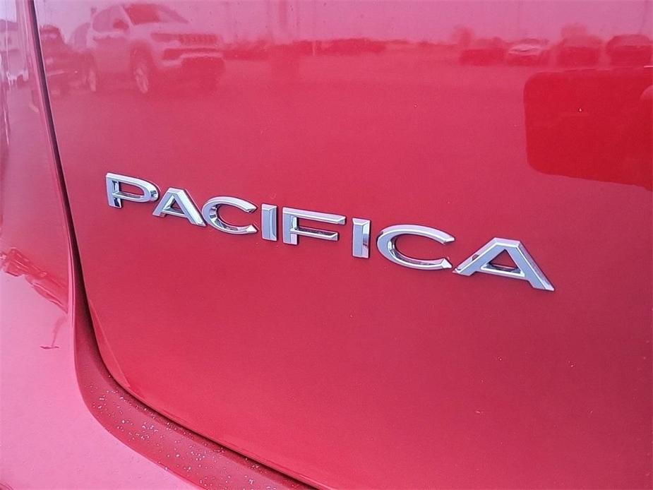 new 2025 Chrysler Pacifica car, priced at $50,275