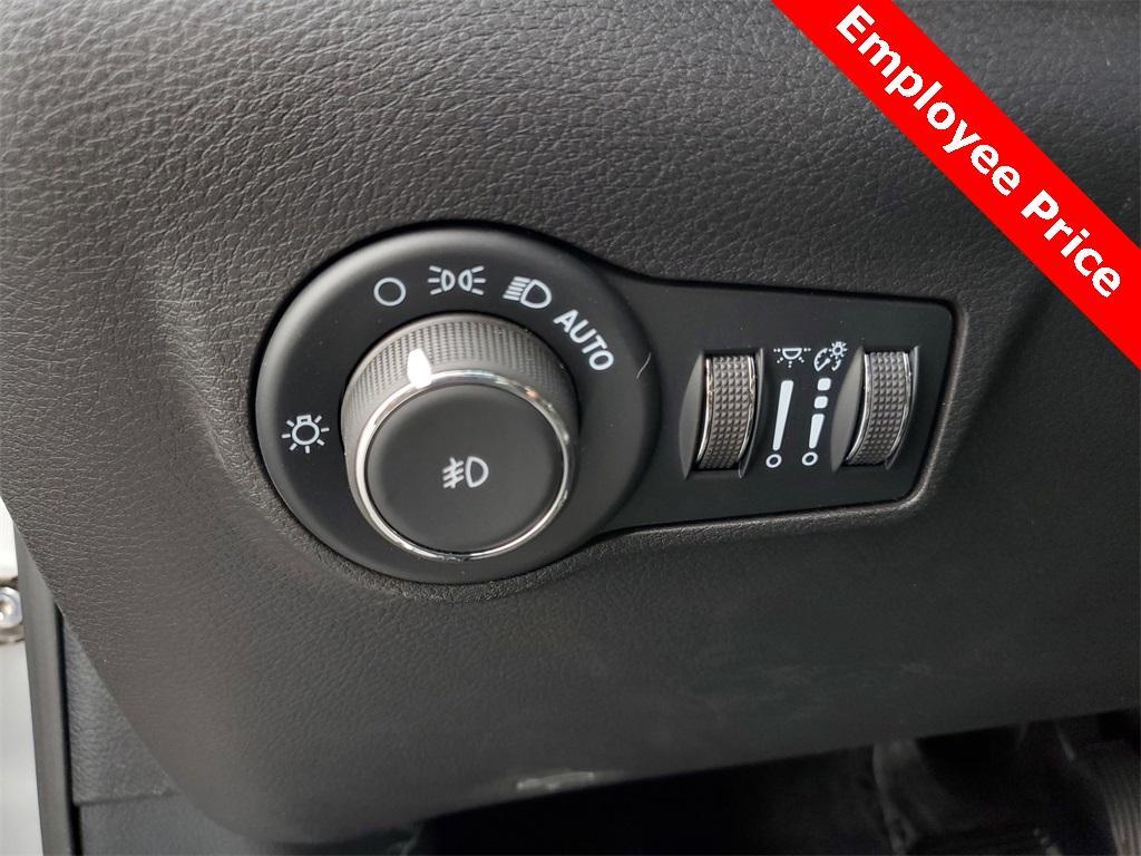 new 2025 Jeep Compass car, priced at $28,990