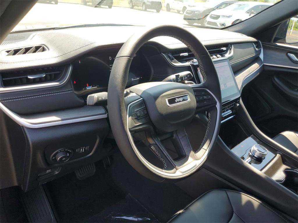 new 2025 Jeep Grand Cherokee car, priced at $41,862
