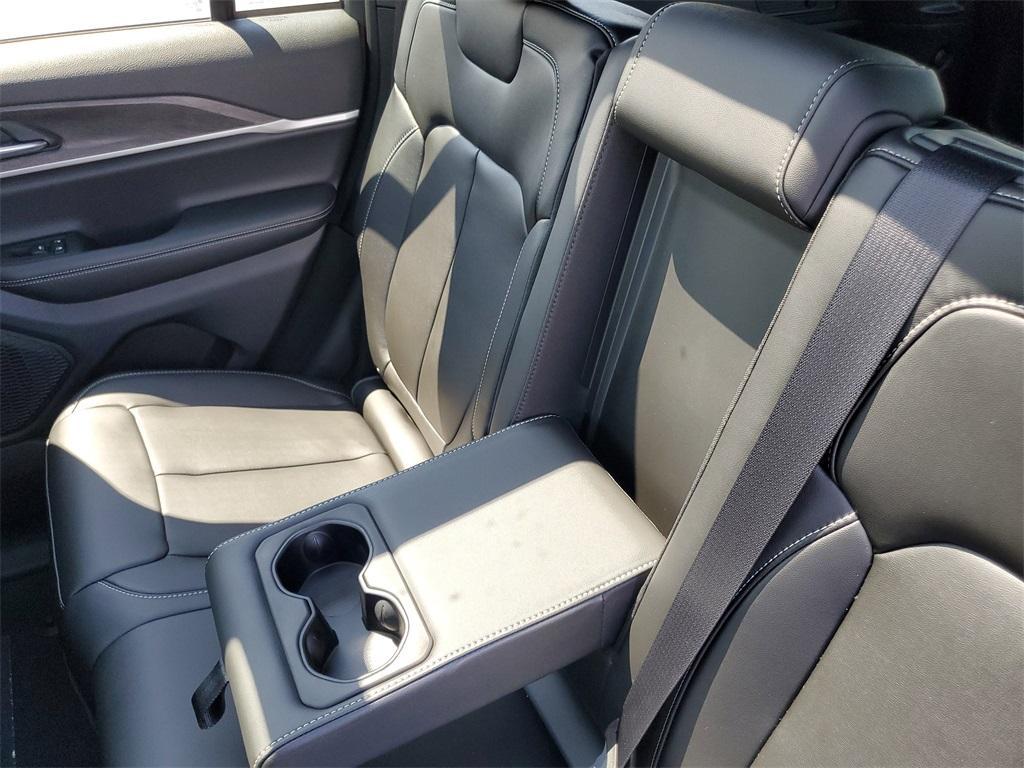 new 2025 Jeep Grand Cherokee car, priced at $41,862