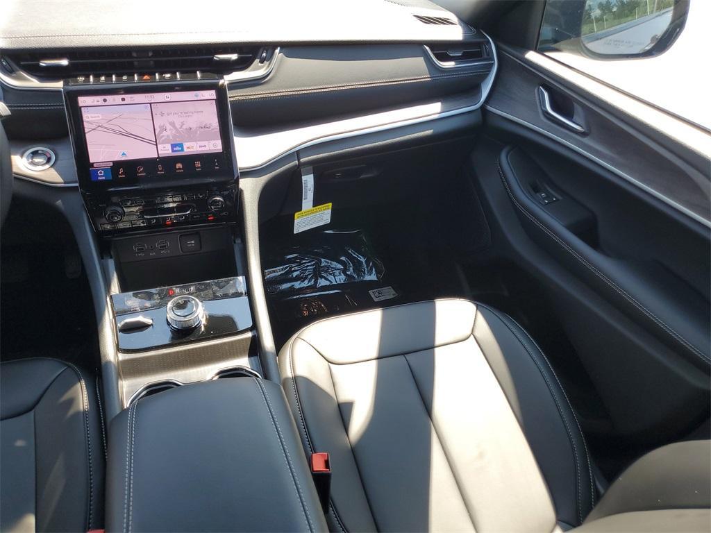 new 2025 Jeep Grand Cherokee car, priced at $41,862