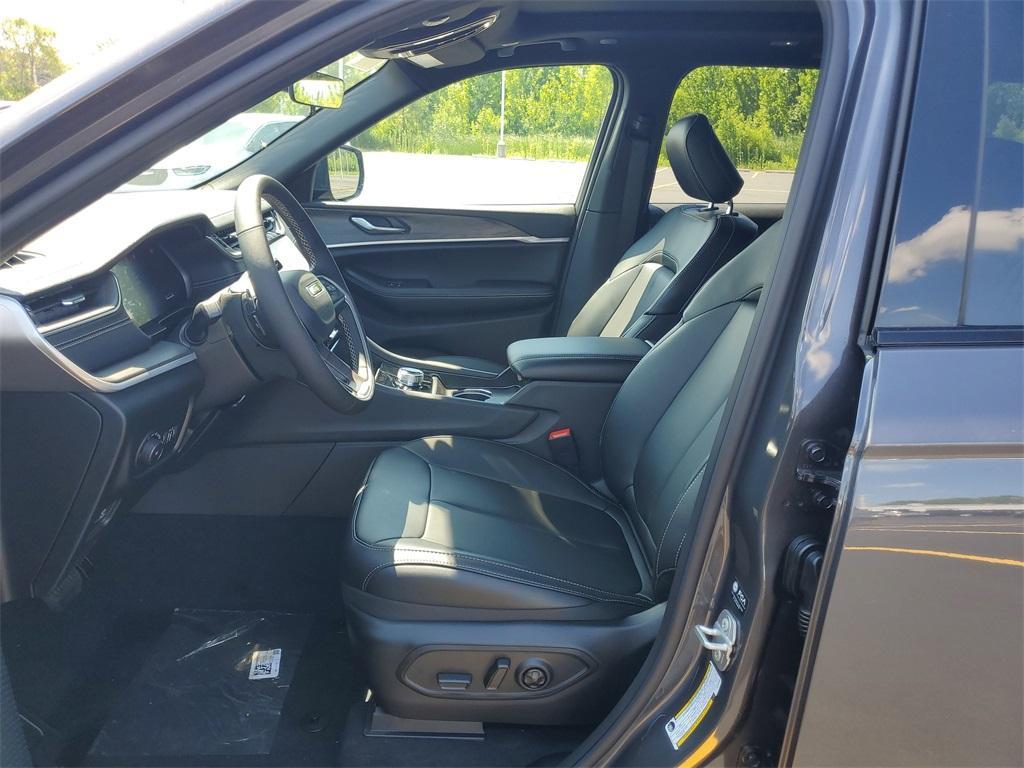 new 2025 Jeep Grand Cherokee car, priced at $41,862