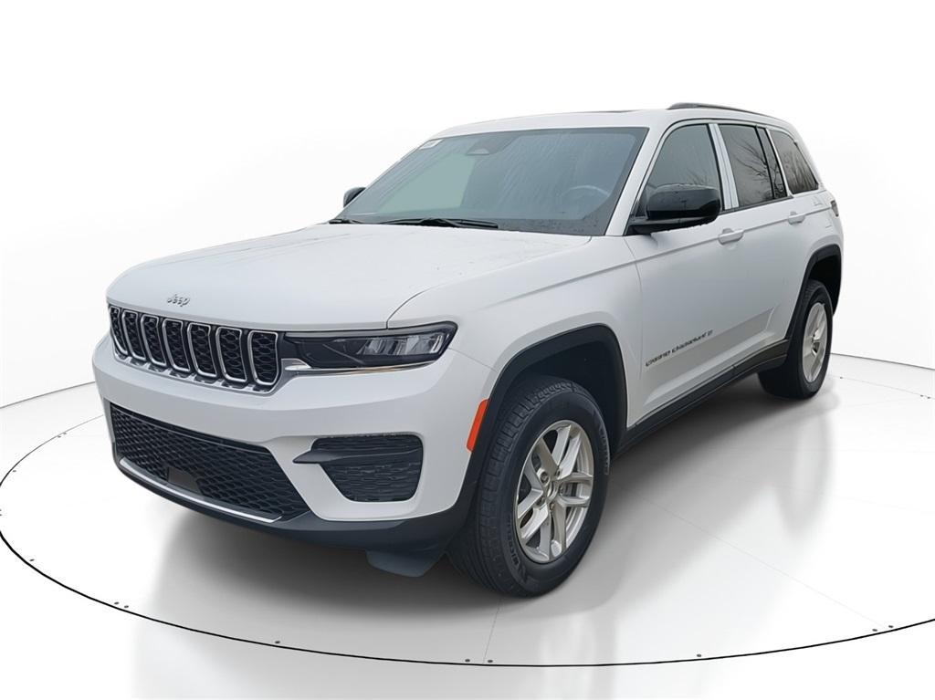 new 2025 Jeep Grand Cherokee car, priced at $38,375