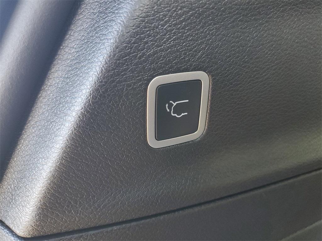 new 2026 Chrysler Pacifica car, priced at $46,530