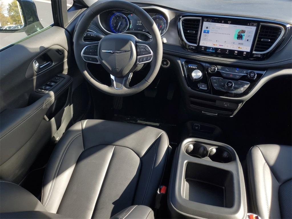 new 2026 Chrysler Pacifica car, priced at $46,530