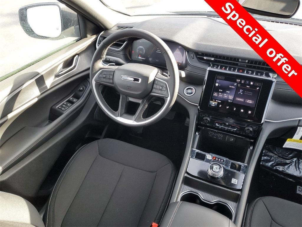 new 2025 Jeep Grand Cherokee car, priced at $35,532