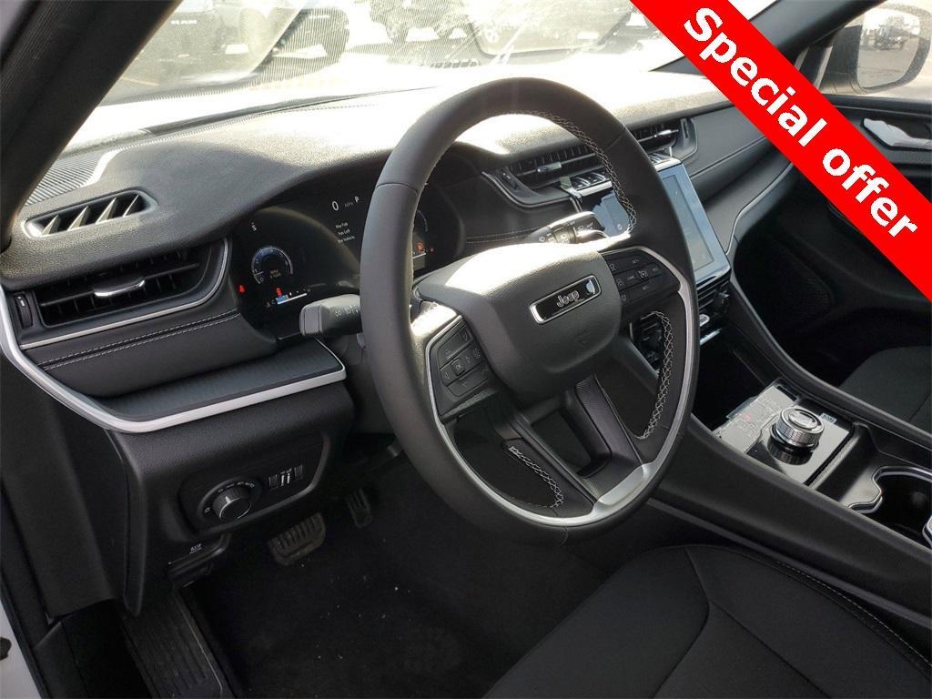 new 2025 Jeep Grand Cherokee car, priced at $35,532