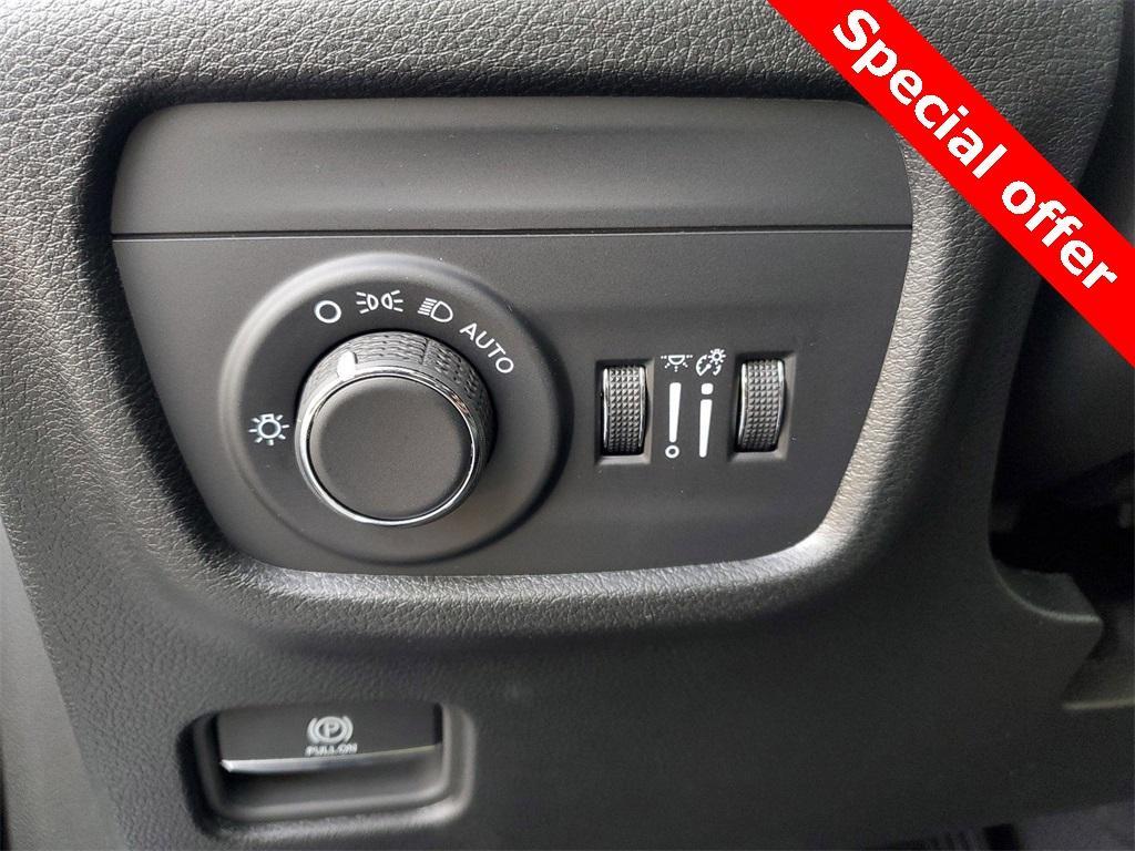 new 2025 Jeep Grand Cherokee car, priced at $35,532