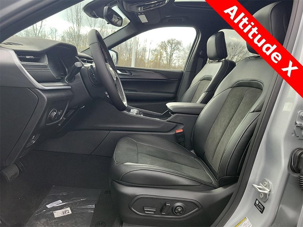 new 2025 Jeep Grand Cherokee L car, priced at $42,461