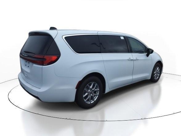 new 2024 Chrysler Pacifica car, priced at $40,477