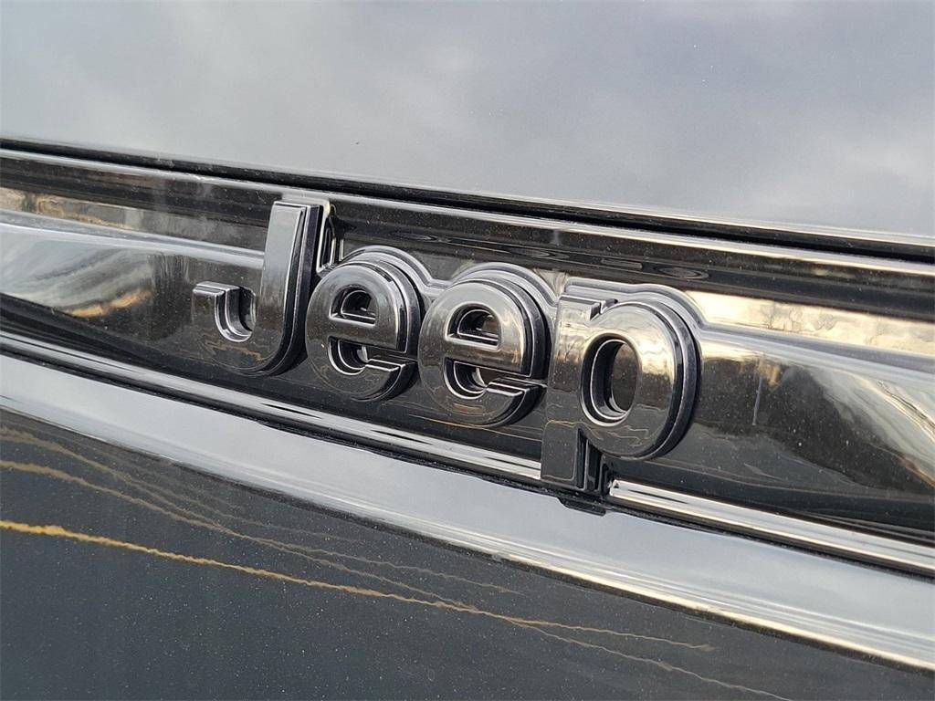 new 2025 Jeep Grand Cherokee car, priced at $44,170