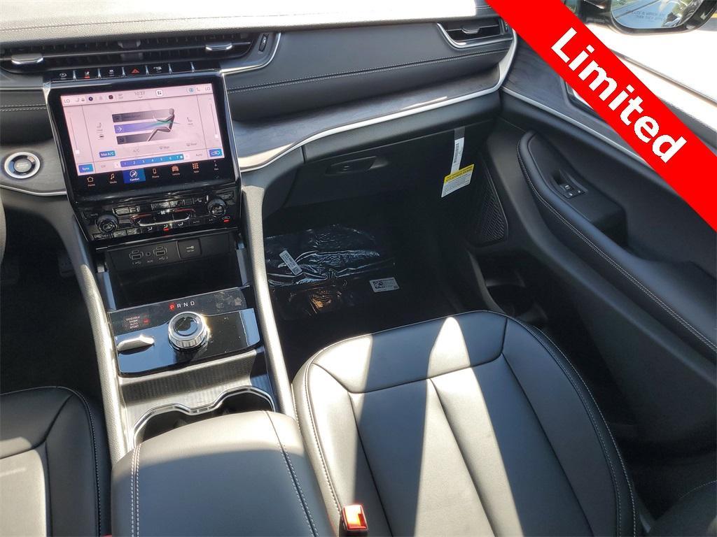 new 2025 Jeep Grand Cherokee car, priced at $43,783