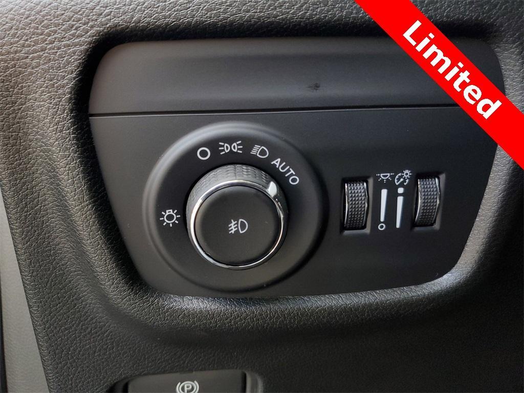 new 2025 Jeep Grand Cherokee car, priced at $43,783