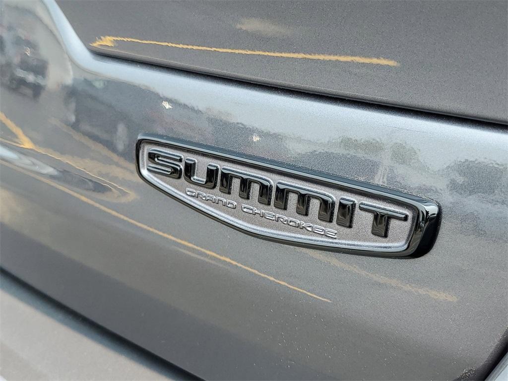 new 2025 Jeep Grand Cherokee car, priced at $55,005