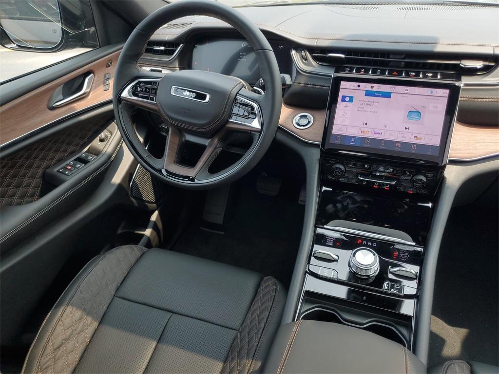 new 2025 Jeep Grand Cherokee car, priced at $55,005