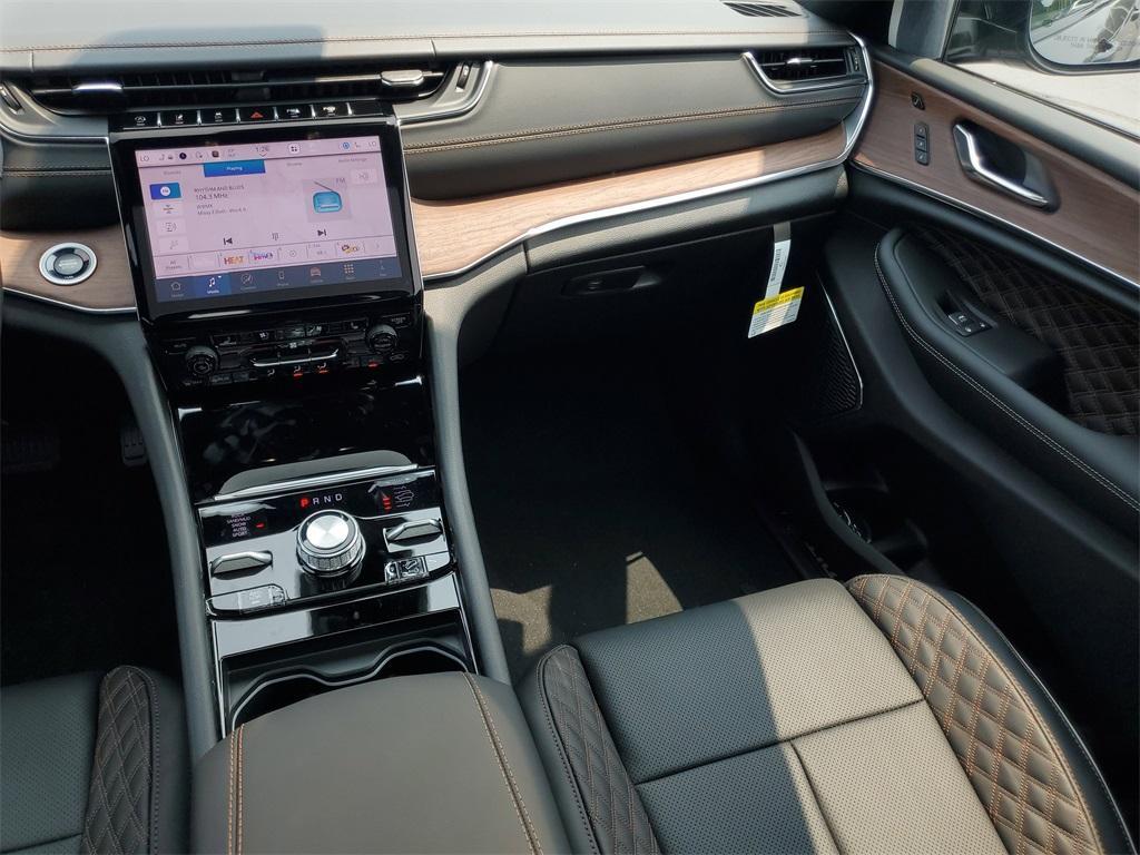 new 2025 Jeep Grand Cherokee car, priced at $55,005