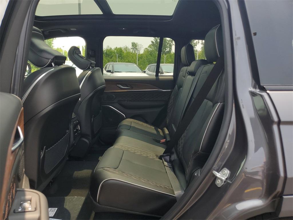 new 2025 Jeep Grand Cherokee car, priced at $55,005