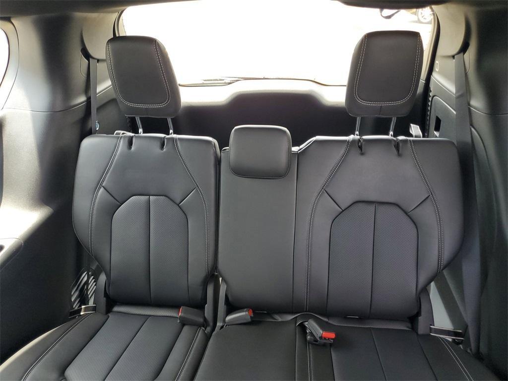 new 2025 Chrysler Pacifica car, priced at $45,748