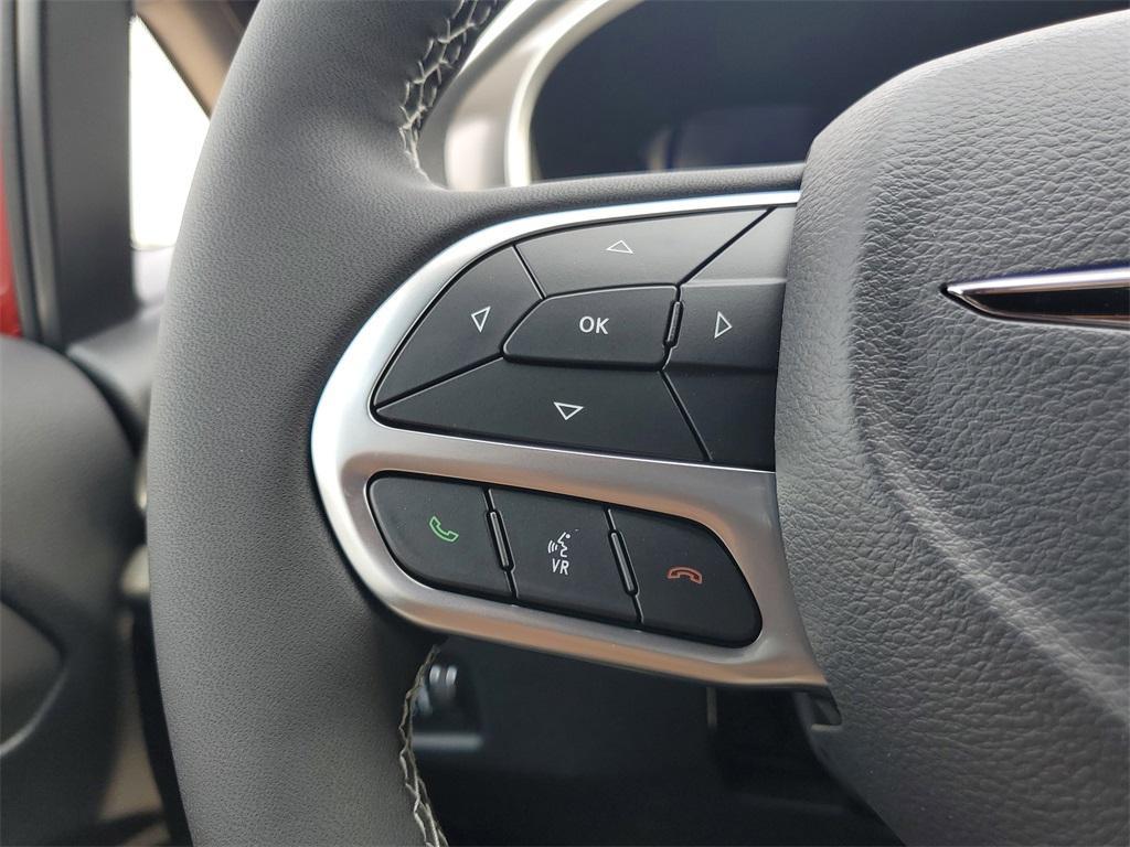 new 2025 Chrysler Pacifica car, priced at $45,748