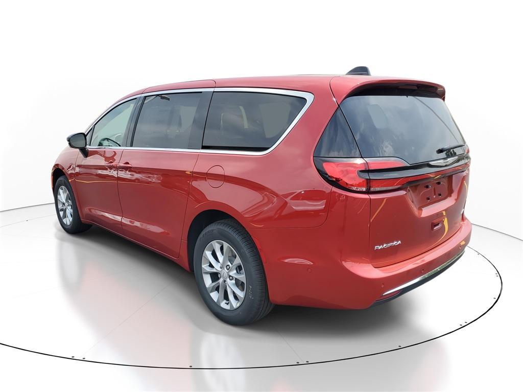new 2025 Chrysler Pacifica car, priced at $45,748