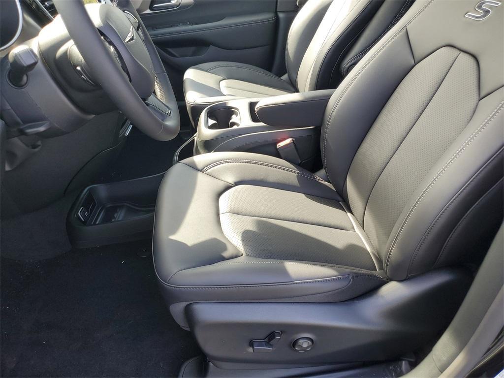 new 2026 Chrysler Pacifica car, priced at $48,730