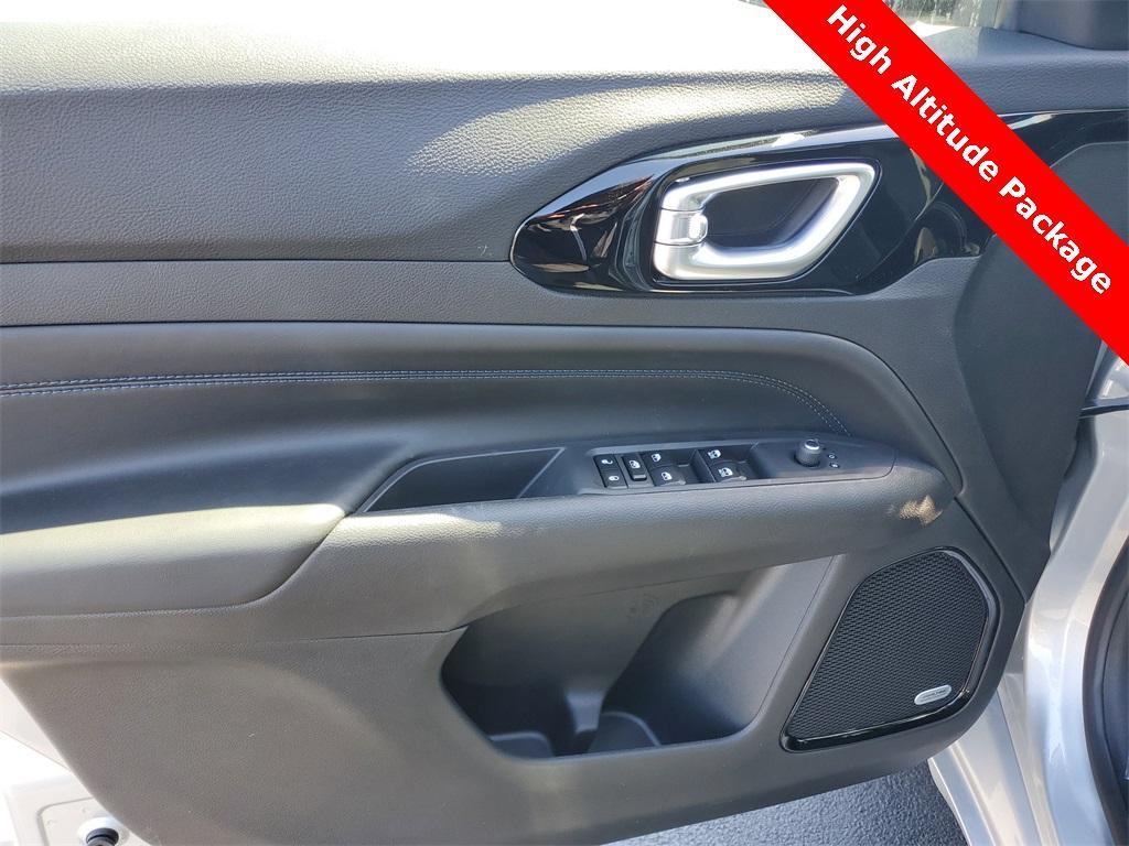 new 2025 Jeep Compass car, priced at $33,291