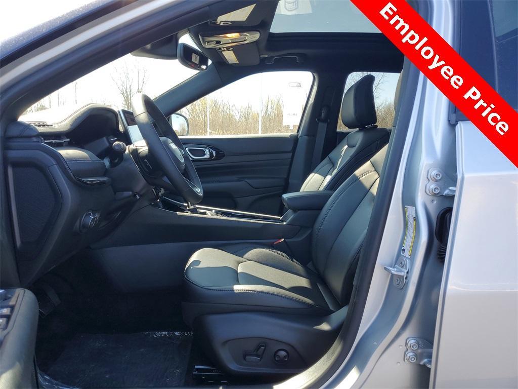 new 2025 Jeep Compass car, priced at $33,126