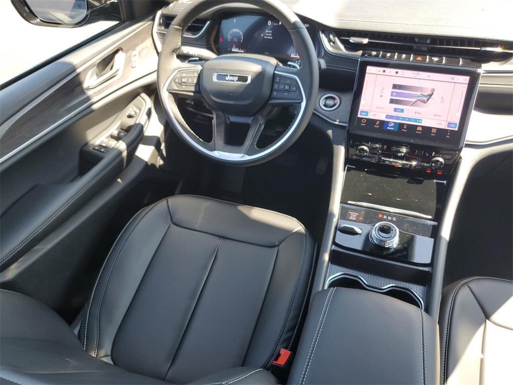 new 2025 Jeep Grand Cherokee car, priced at $43,783