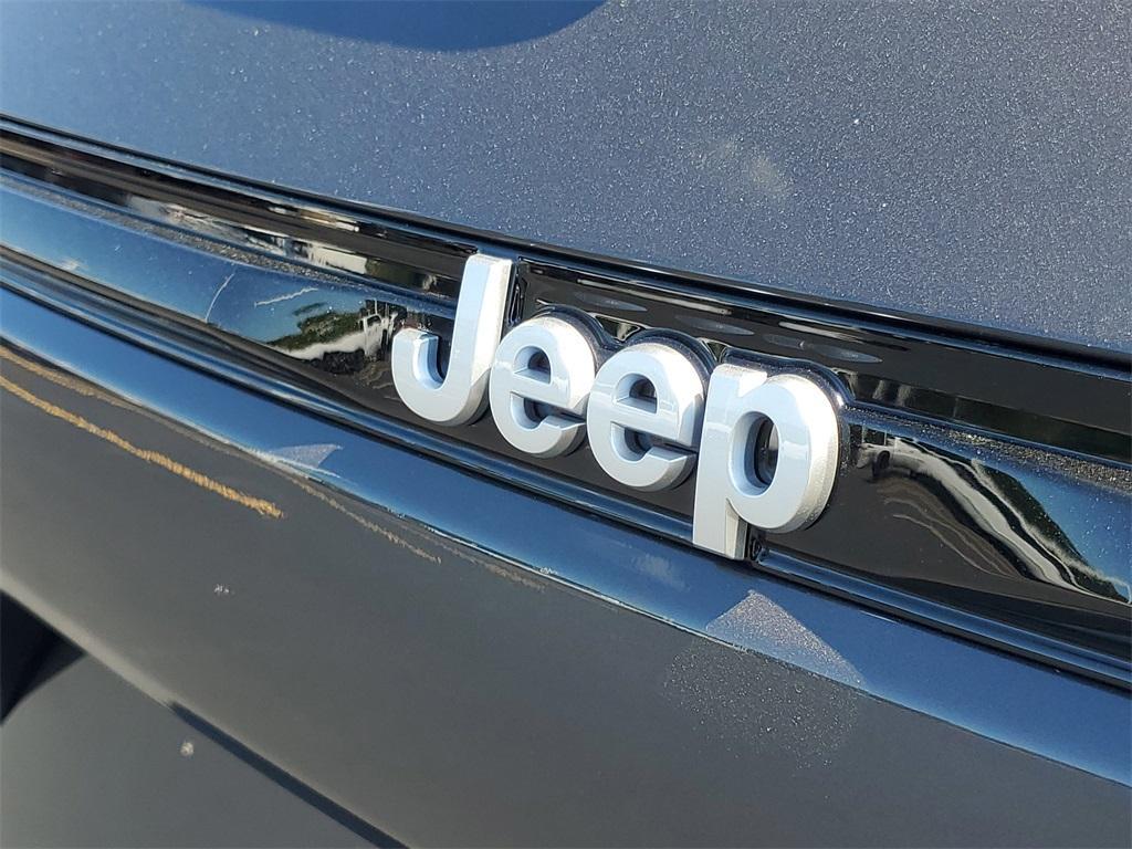 new 2025 Jeep Grand Cherokee car, priced at $43,783