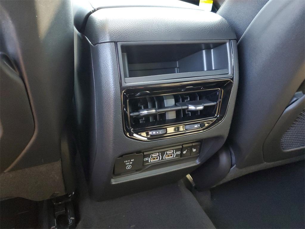 new 2025 Jeep Grand Cherokee car, priced at $43,783