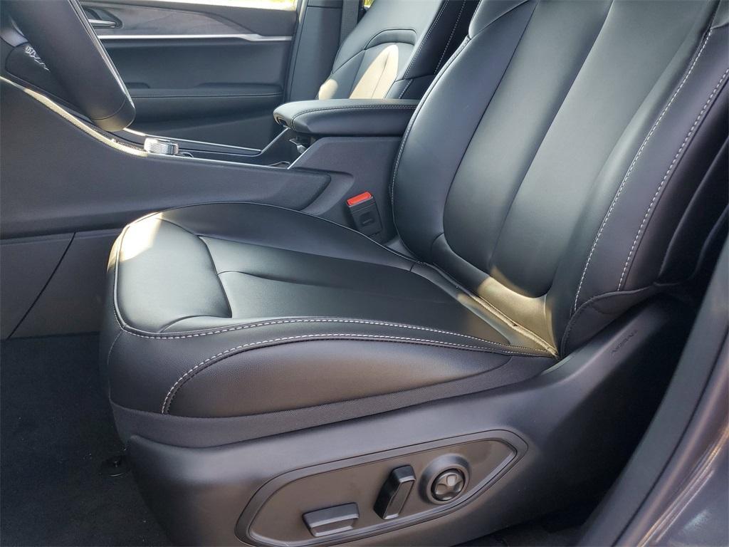 new 2025 Jeep Grand Cherokee car, priced at $43,783