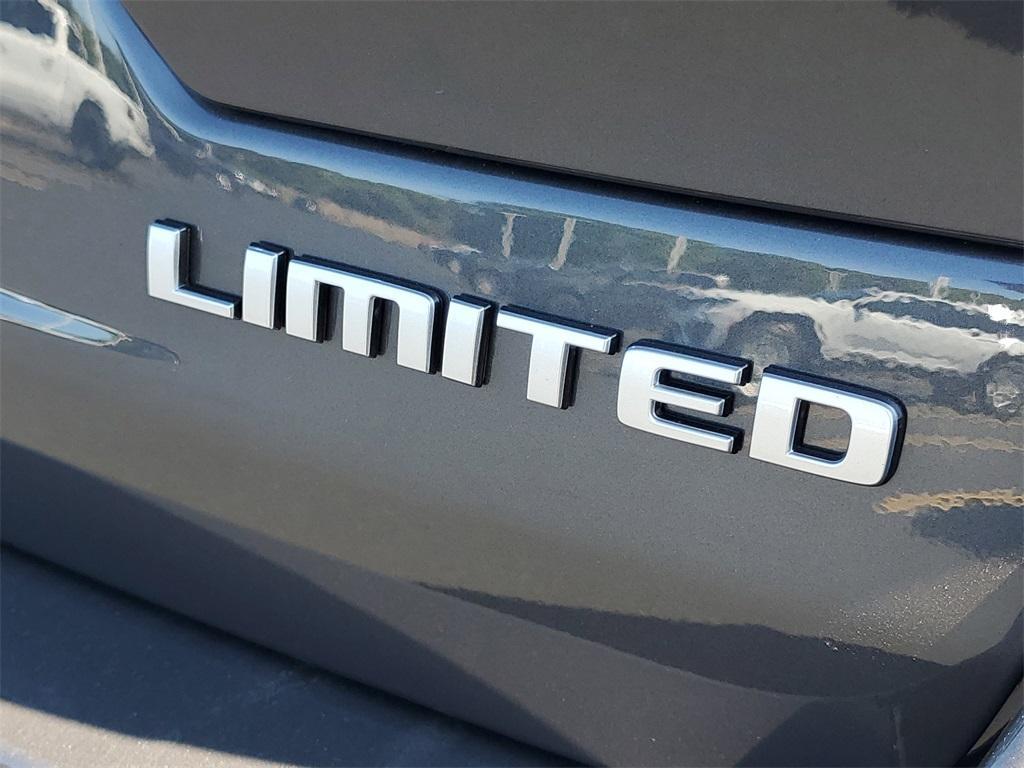 new 2025 Jeep Grand Cherokee car, priced at $43,783