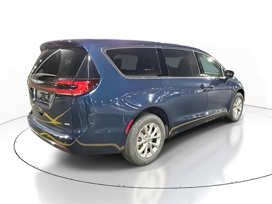 new 2025 Chrysler Pacifica car, priced at $46,030