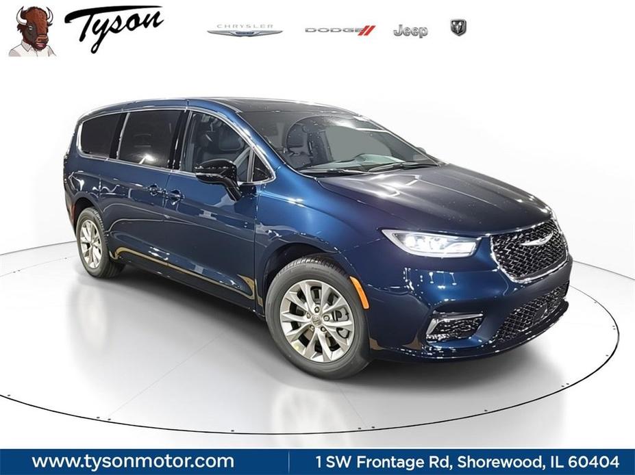 new 2025 Chrysler Pacifica car, priced at $46,030