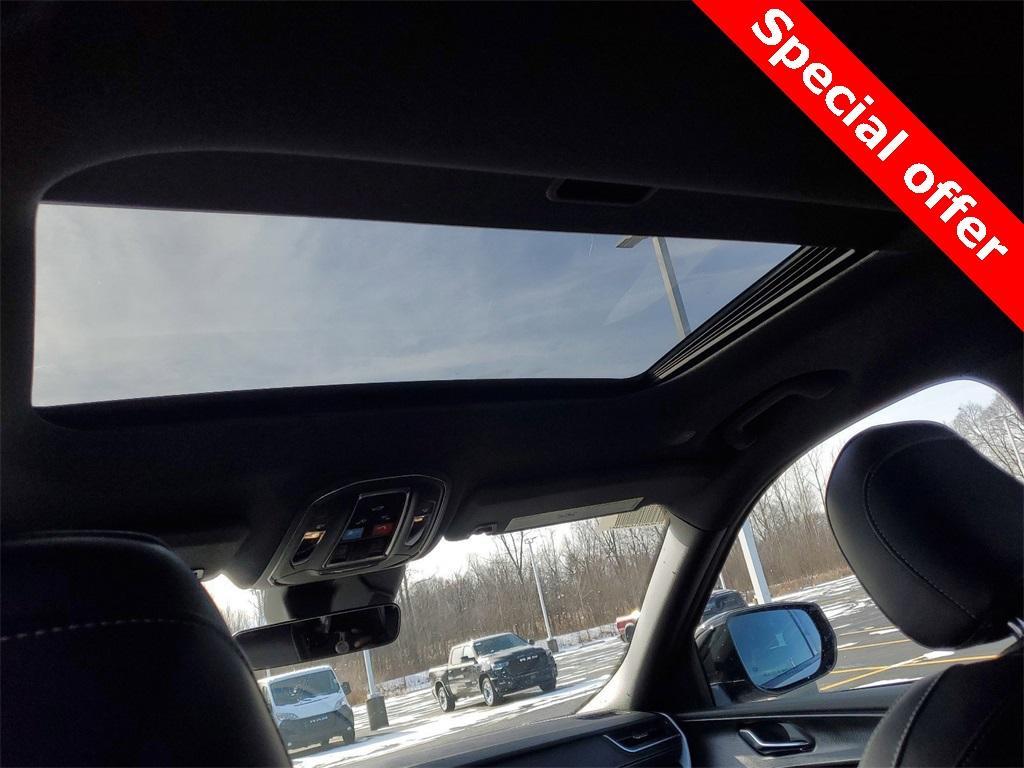 new 2025 Jeep Grand Cherokee L car, priced at $39,988